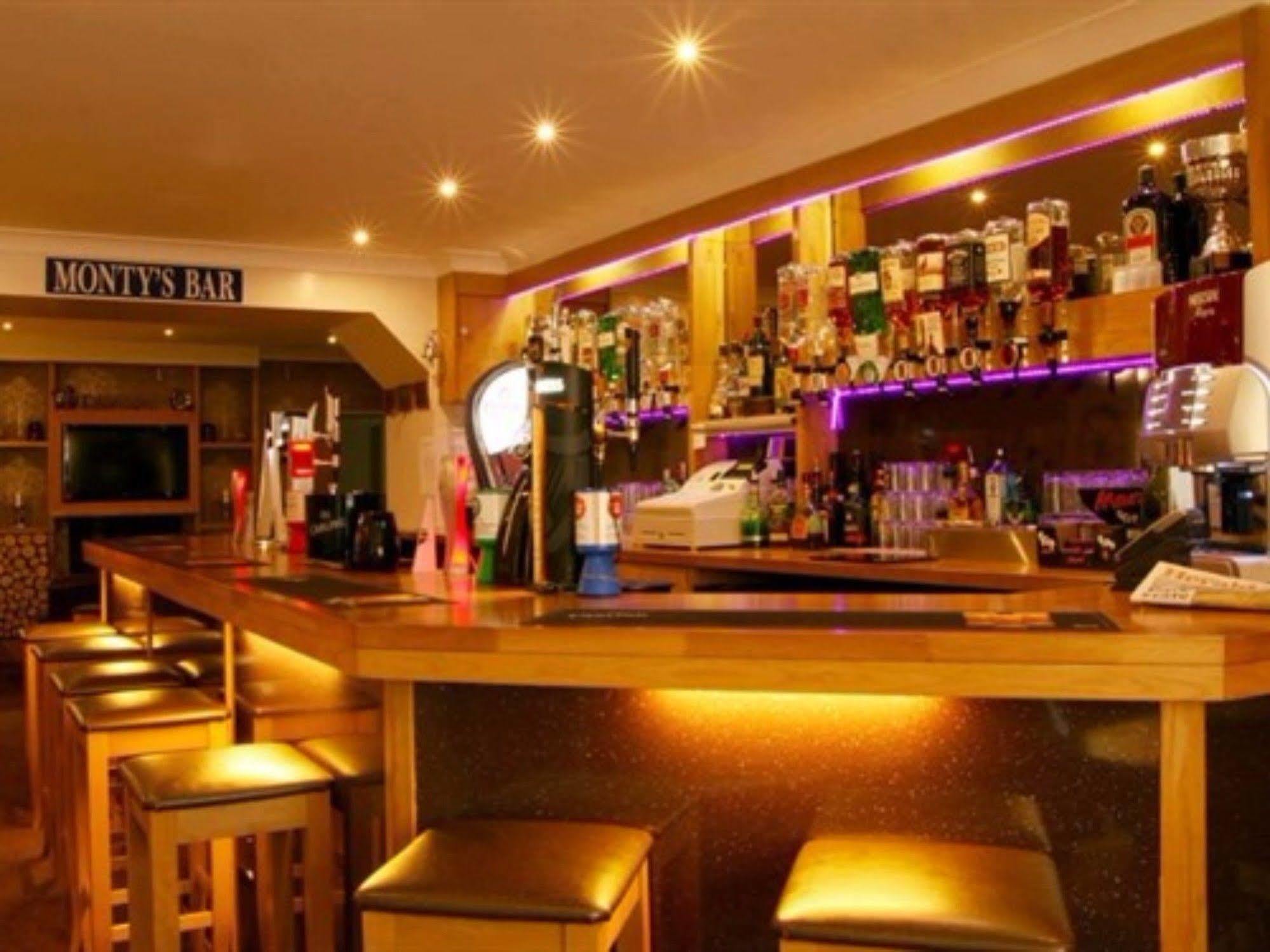 The Townhead Hotel Lockerbie Exterior foto